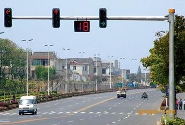 China Hot Dip Galvanized 6.5m Standard Traffic Light Pole 11m Single Arm For Traffic Road supplier