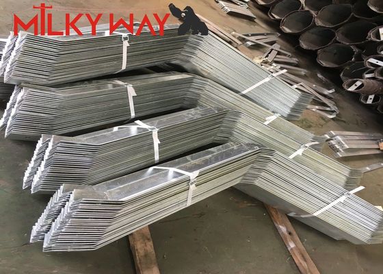 Galvanized Traffic Light Pole 10M Height 7M Crossarm supplier