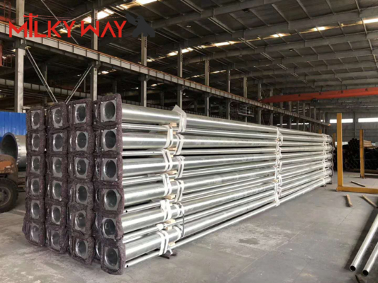 Galvanized Traffic Light Pole 10M Height 7M Crossarm supplier