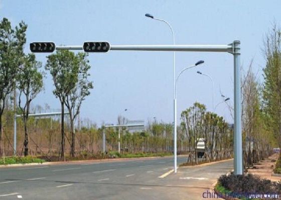 8.55m Traffic Light Pole Single Arm Signal Road Light Pole With Flange Connected