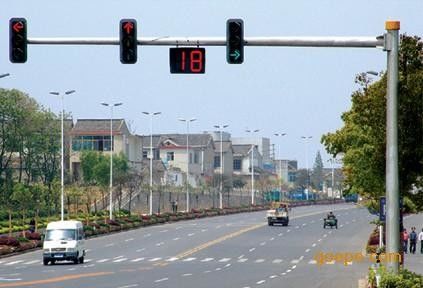 Hot Dip Galvanized Q235 Traffic Light Pole Traffic Road Sign Board Pole