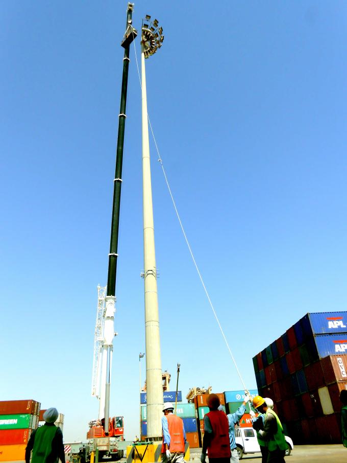 6-15m Galvanized Steel High Mast Light Pole , Outdoor Lighting Pole For Damman Seaport 1